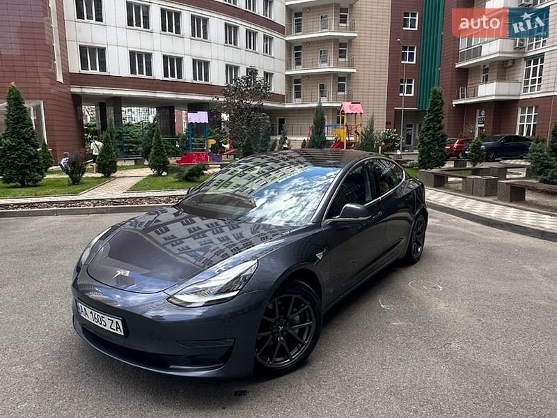 Tesla Model 3 2018