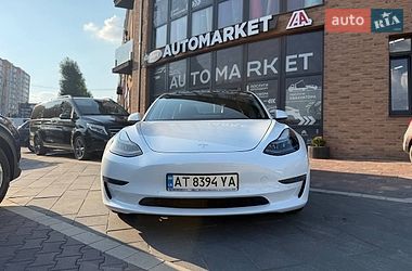 Седан Tesla Model 3 2021 в Івано-Франківську
