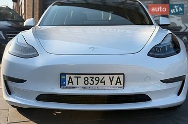 Седан Tesla Model 3 2021 в Івано-Франківську