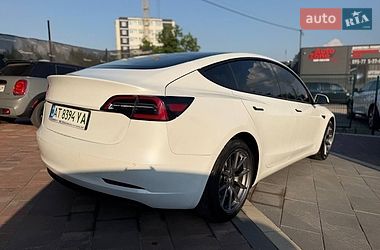 Седан Tesla Model 3 2021 в Івано-Франківську
