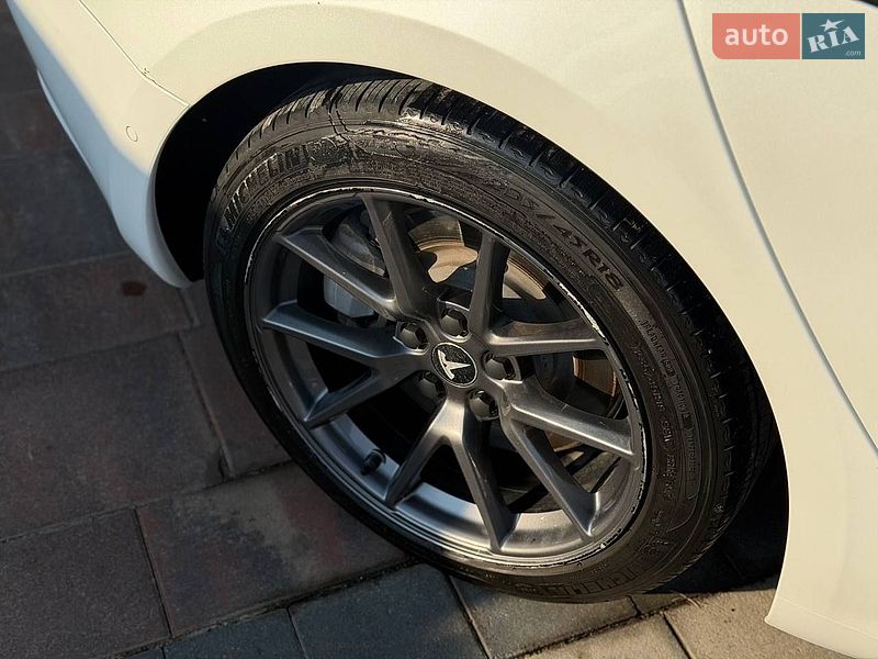 Седан Tesla Model 3 2021 в Івано-Франківську