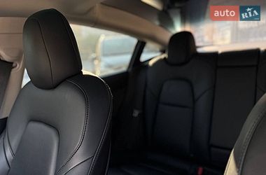 Седан Tesla Model 3 2021 в Івано-Франківську