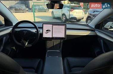 Седан Tesla Model 3 2021 в Івано-Франківську