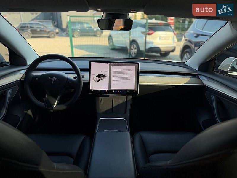 Седан Tesla Model 3 2021 в Івано-Франківську