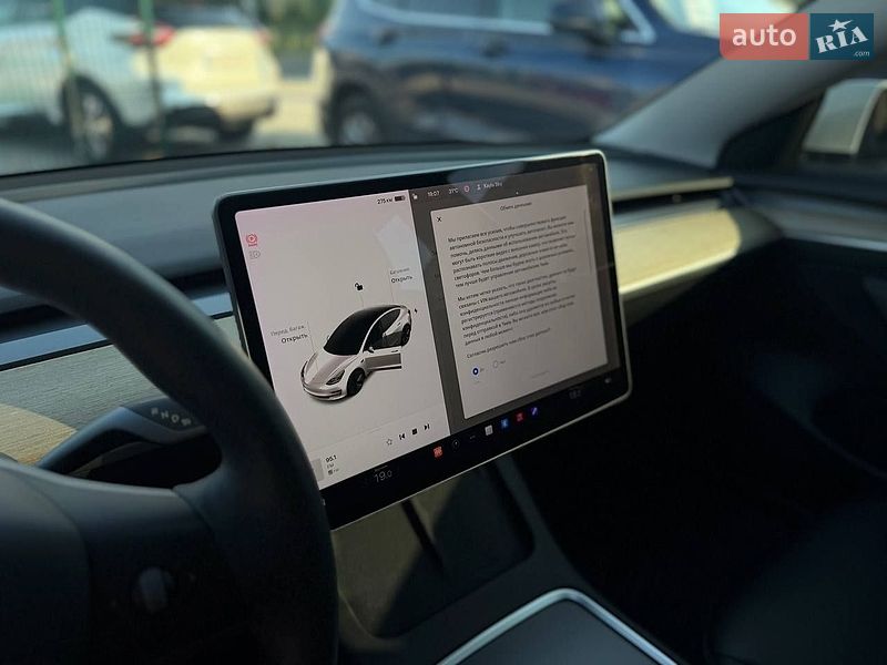 Седан Tesla Model 3 2021 в Івано-Франківську
