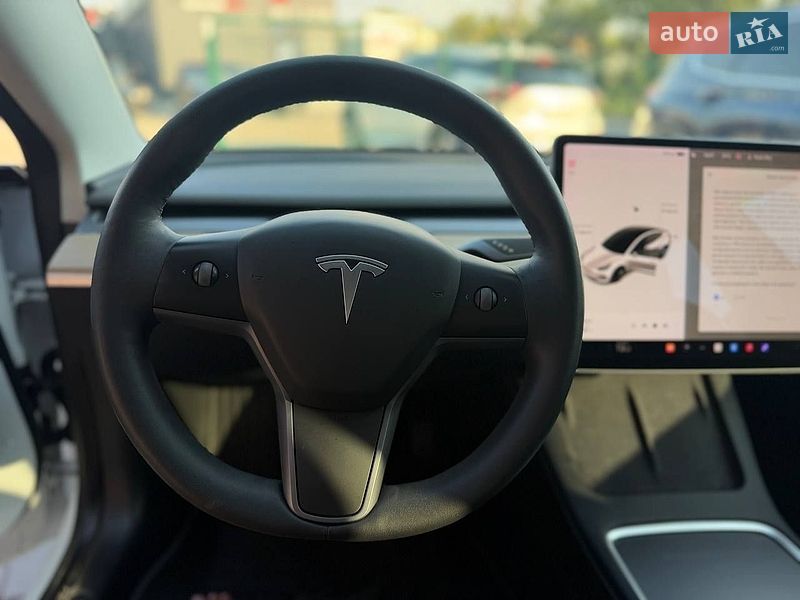 Седан Tesla Model 3 2021 в Івано-Франківську
