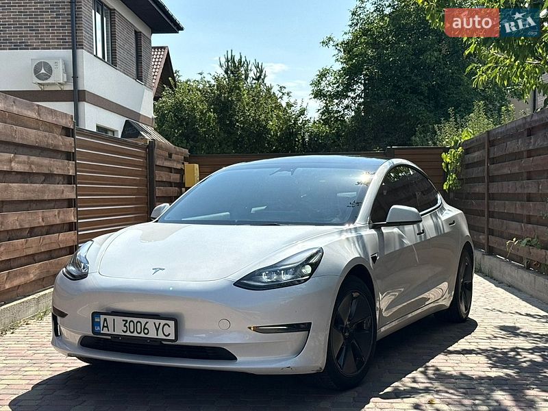 Седан Tesla Model 3 2023 в Киеве