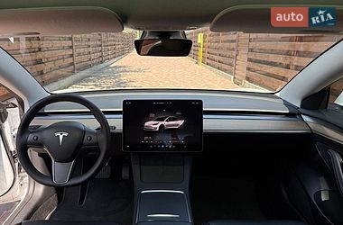 Седан Tesla Model 3 2023 в Києві
