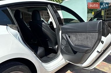 Седан Tesla Model 3 2023 в Києві