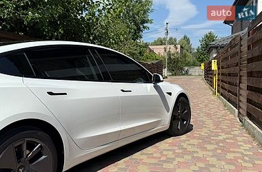 Седан Tesla Model 3 2023 в Києві