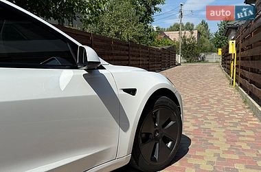 Седан Tesla Model 3 2023 в Києві