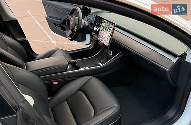 Седан Tesla Model 3 2020 в Житомирі фото 6 Седан Tesla Model 3 2020 в Житомирі