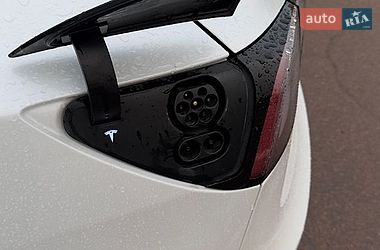 Седан Tesla Model 3 2020 в Житомире