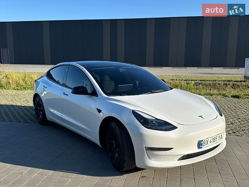 Седан Tesla Model 3 2022 в Хмельницькому