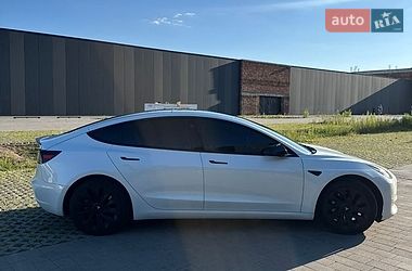 Седан Tesla Model 3 2022 в Хмельницькому