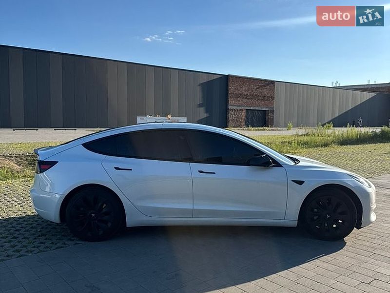 Седан Tesla Model 3 2022 в Хмельницькому