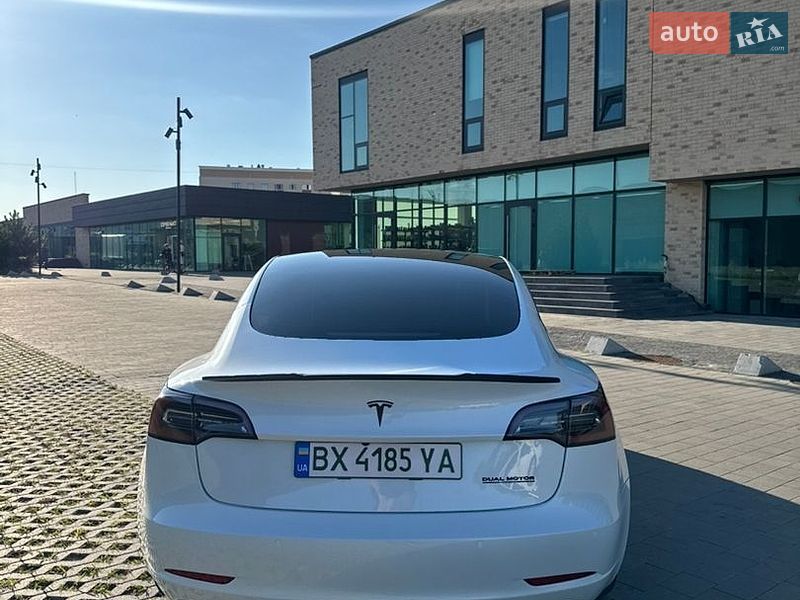 Седан Tesla Model 3 2022 в Хмельницькому