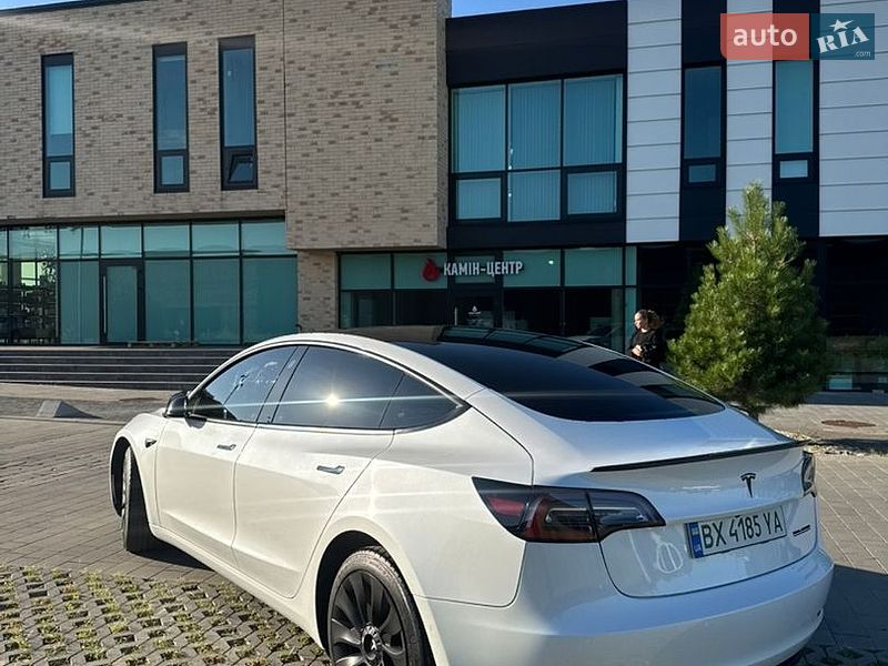 Седан Tesla Model 3 2022 в Хмельницькому