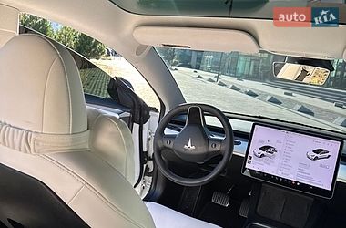 Седан Tesla Model 3 2022 в Хмельницькому