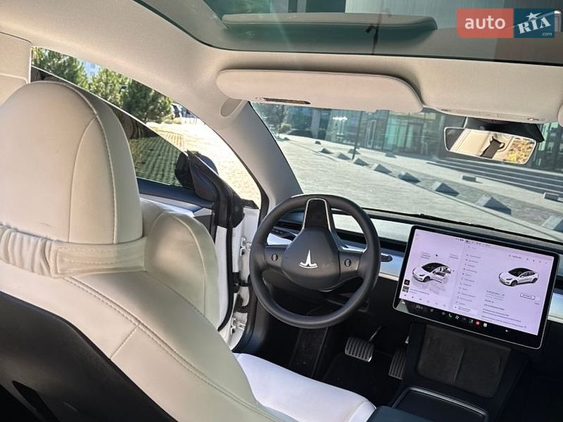 Седан Tesla Model 3 2022 в Хмельницькому