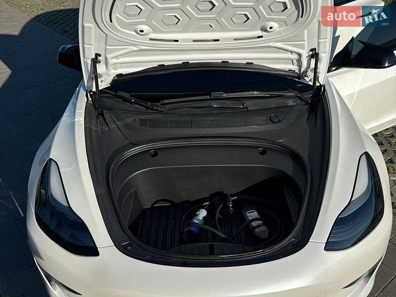 Седан Tesla Model 3 2022 в Хмельницькому