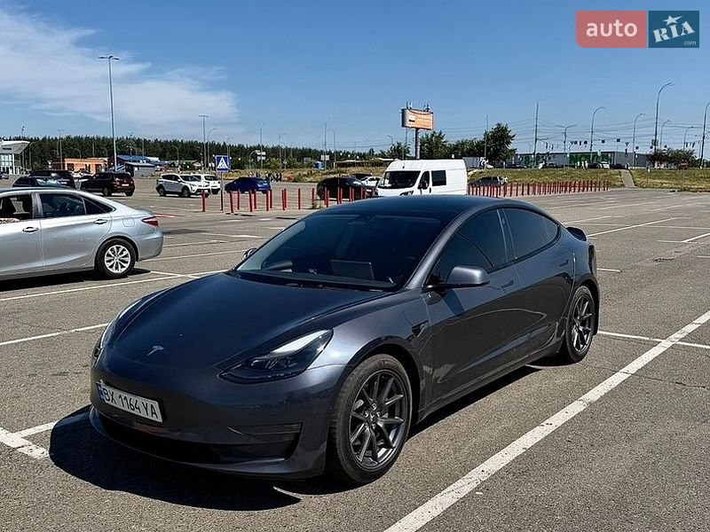 Tesla Model 3 2022