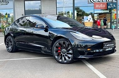Седан Tesla Model 3 2022 в Киеве