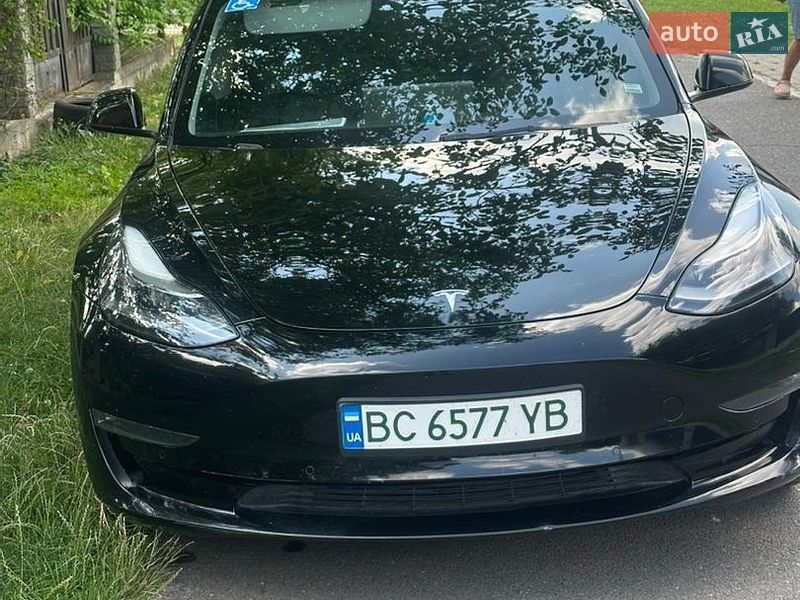 Седан Tesla Model 3 2021 в Львові
