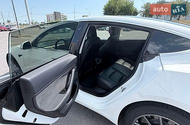 Седан Tesla Model 3 2019 в Киеве