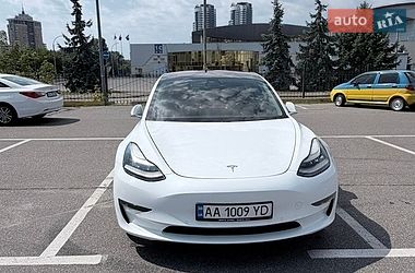 Седан Tesla Model 3 2019 в Киеве