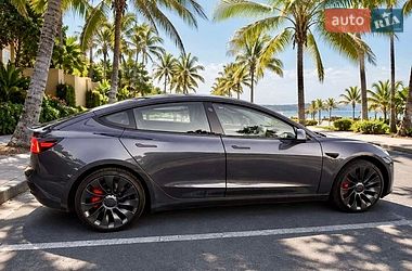 Седан Tesla Model 3 2022 в Кременчуге