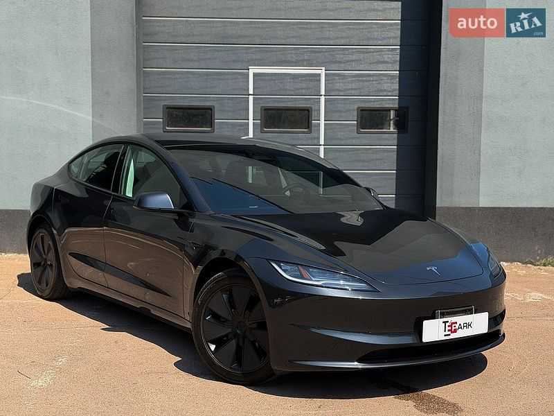 Tesla Model 3 2024