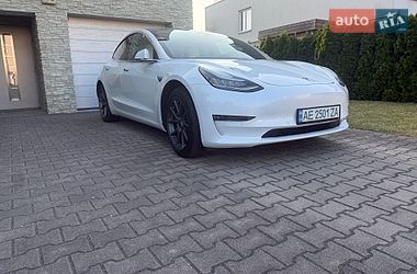 Седан Tesla Model 3 2019 в Ужгороде