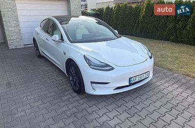 Седан Tesla Model 3 2019 в Ужгороде