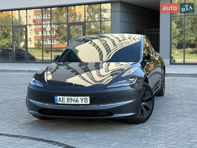 Седан Tesla Model 3 2024 в Дніпрі