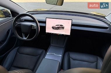 Седан Tesla Model 3 2024 в Дніпрі