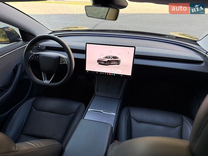 Седан Tesla Model 3 2024 в Дніпрі