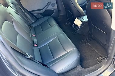 Седан Tesla Model 3 2024 в Дніпрі