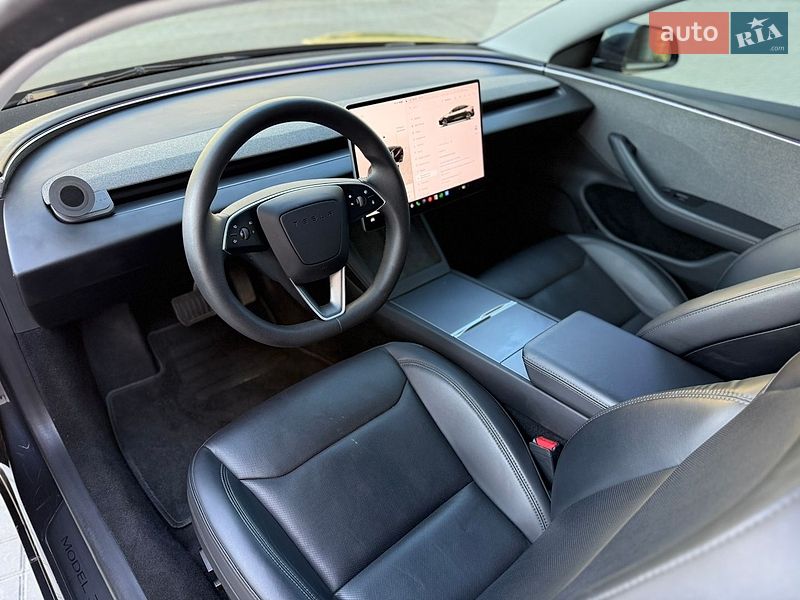Седан Tesla Model 3 2024 в Дніпрі