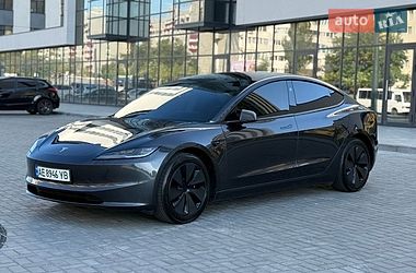 Седан Tesla Model 3 2024 в Дніпрі