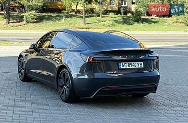 Седан Tesla Model 3 2024 в Дніпрі