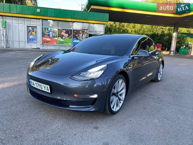 Tesla Model 3 2018