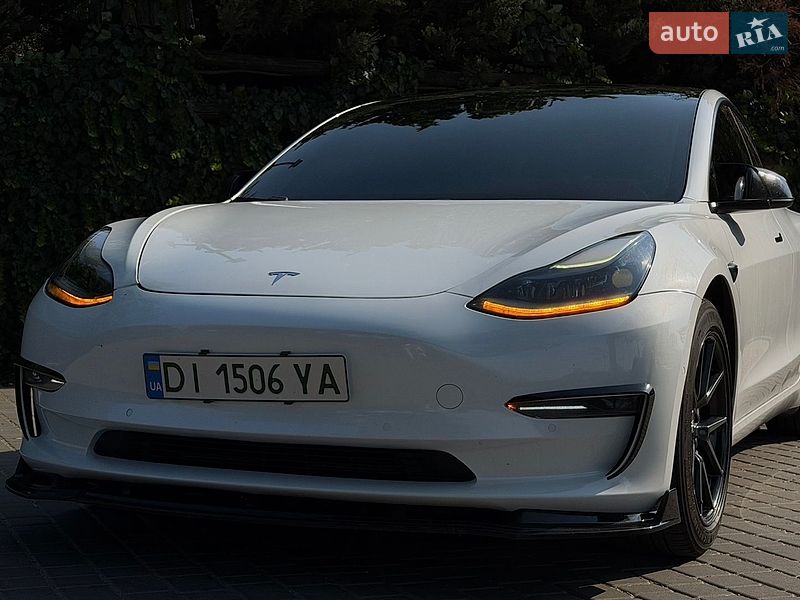 Седан Tesla Model 3 2021 в Одессе