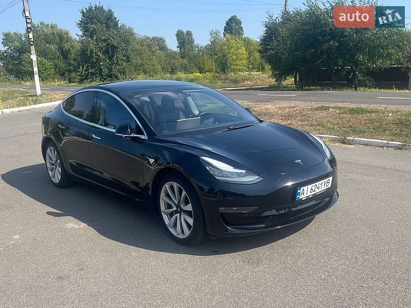 Седан Tesla Model 3 2018 в Барышевке