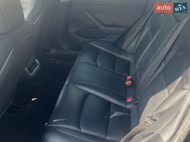 Седан Tesla Model 3 2018 в Барышевке