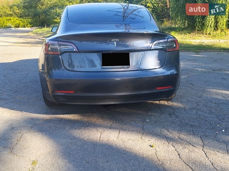 Седан Tesla Model 3 2022 в Кривом Роге