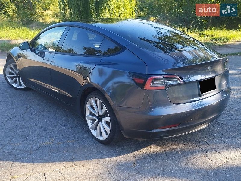 Седан Tesla Model 3 2022 в Кривом Роге