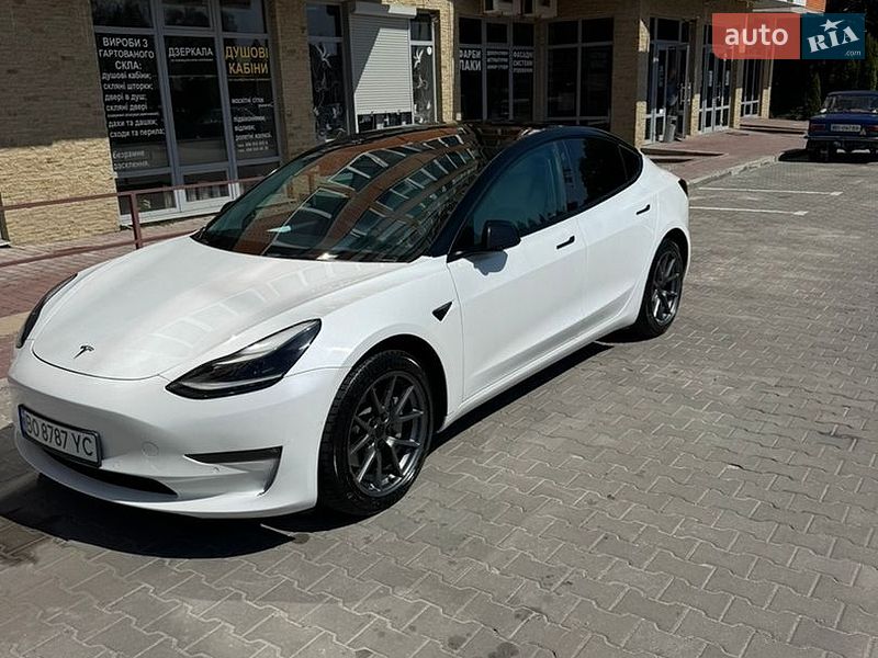 Tesla Model 3 2022