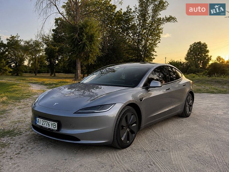 Седан Tesla Model 3 2024 в Білій Церкві