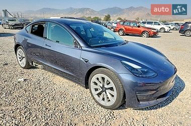 Седан Tesla Model 3 2023 в Львове